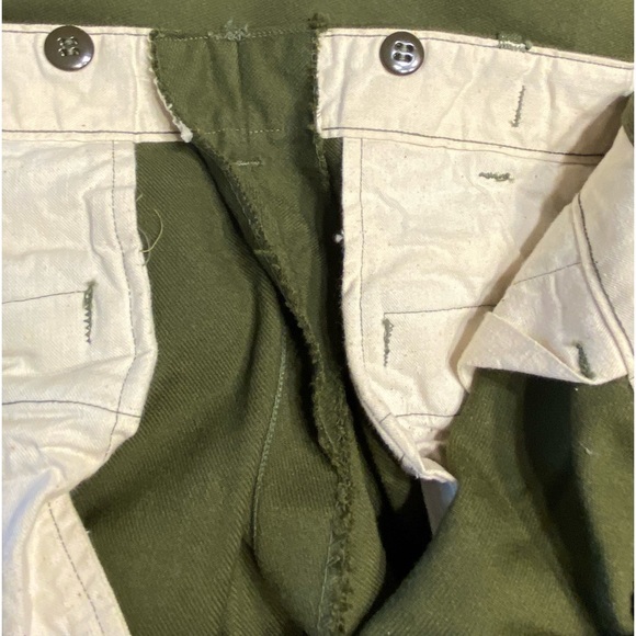 Military style 100% wool pants.  Size long/medium. Adjustable‎ waist - Picture 4 of 11